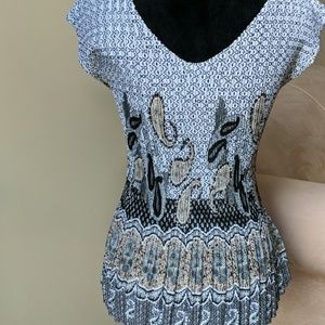 NWT PAISLEY SHORT SLEEVE BLOUSE